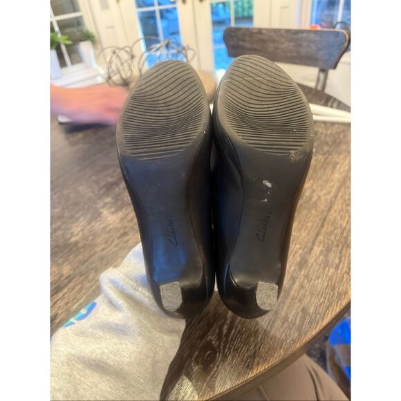 Collection by Clark’s Black Low Platform Heel sz 8.5 EUC - Picture 6 of 6